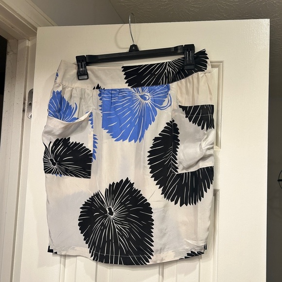 Anthropologie Floral 100% Silk Mini Skirt Size Medium - Picture 2 of 8